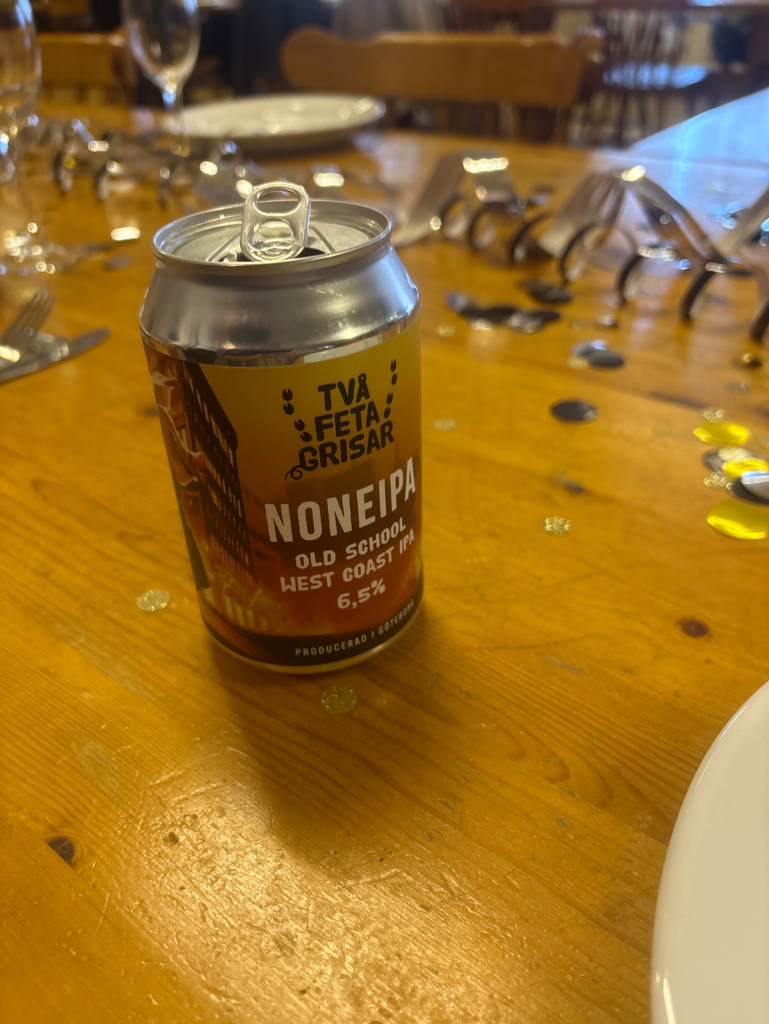 två feta grisar, Sweden