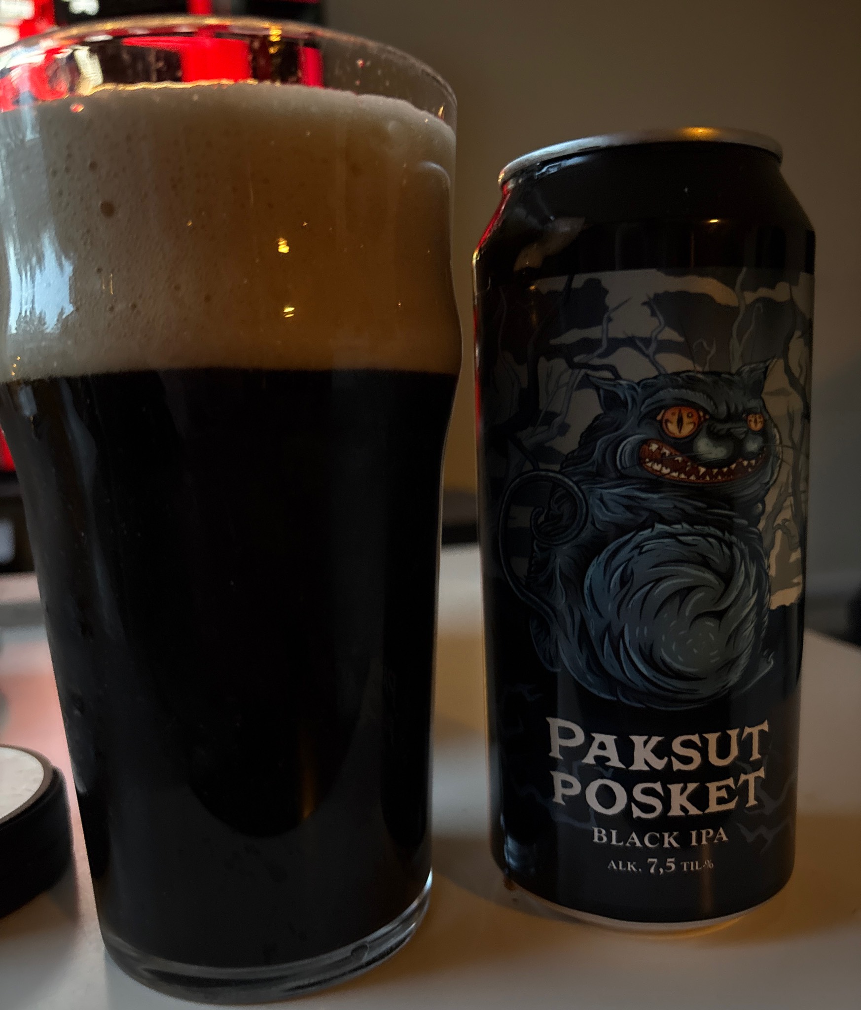 Paksut Posket, Finland