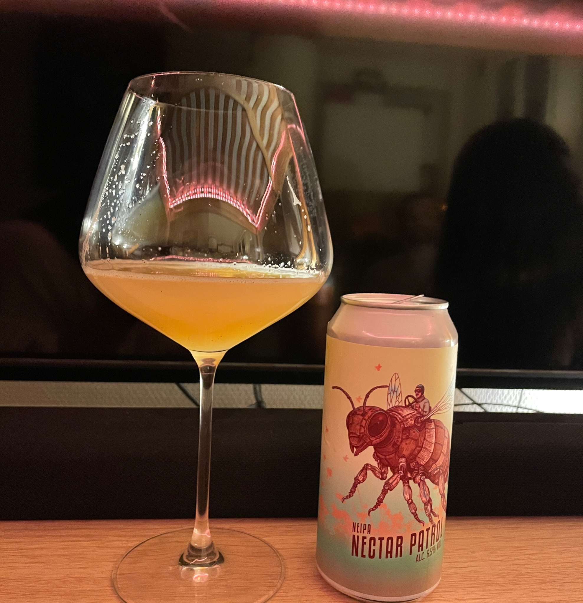 Nectar patrol, France