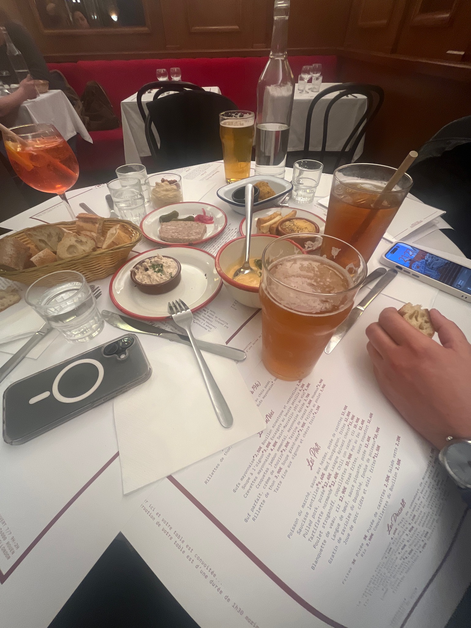 Super Barbouze, France