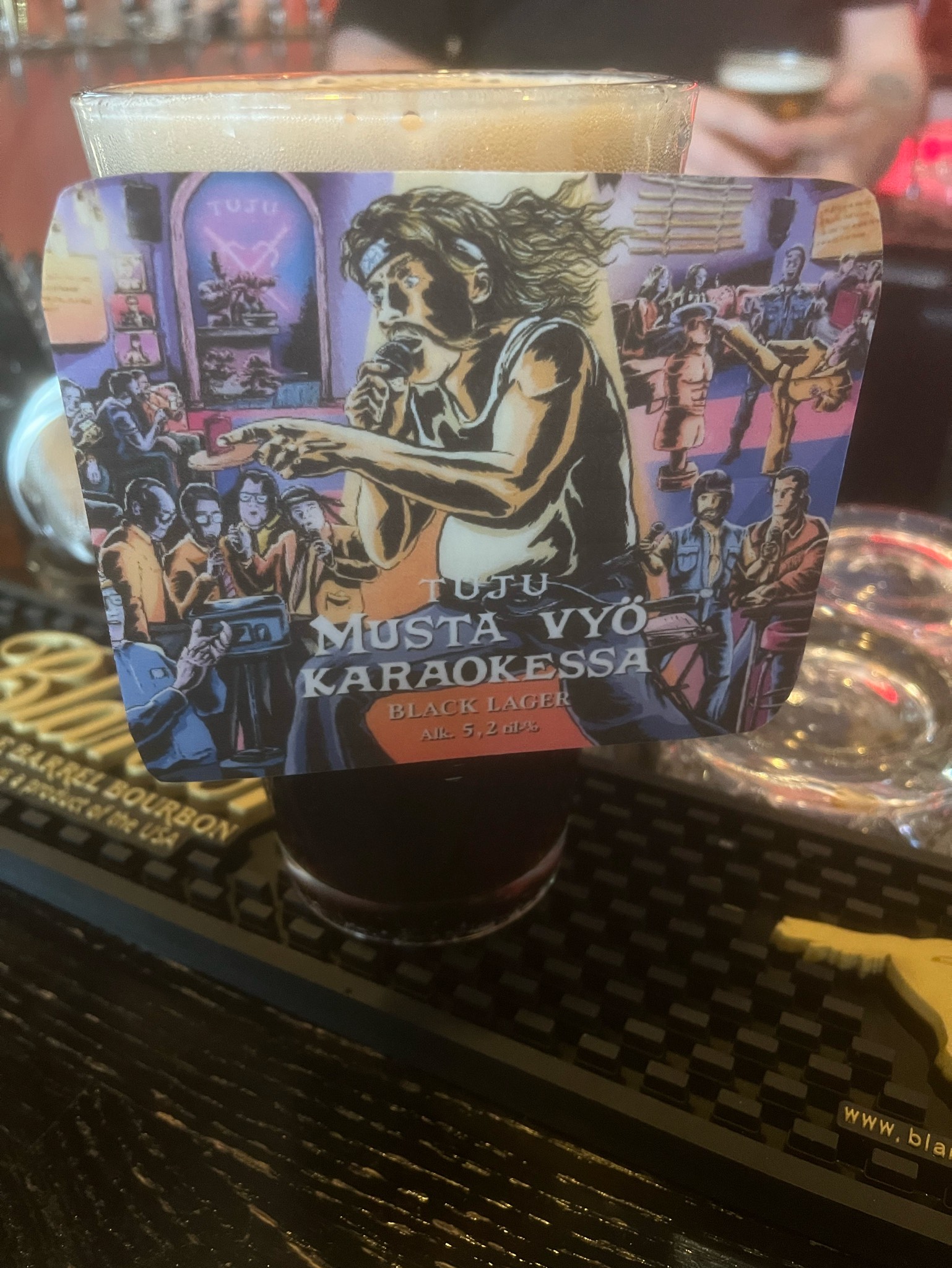 Musta Vyö Karaokessa, Finland