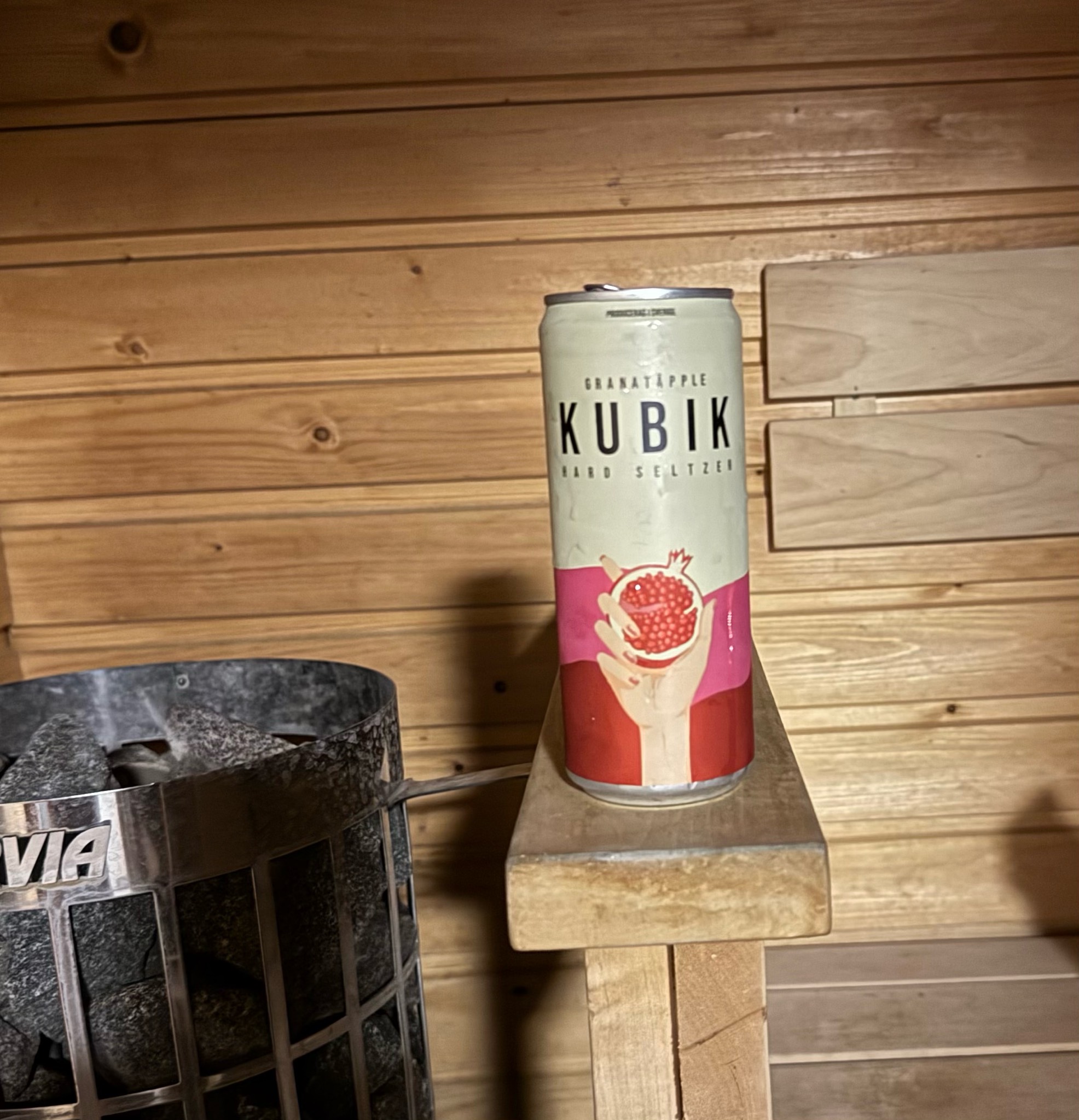 Kubik Granatäpple Hard Seltzer, Sweden
