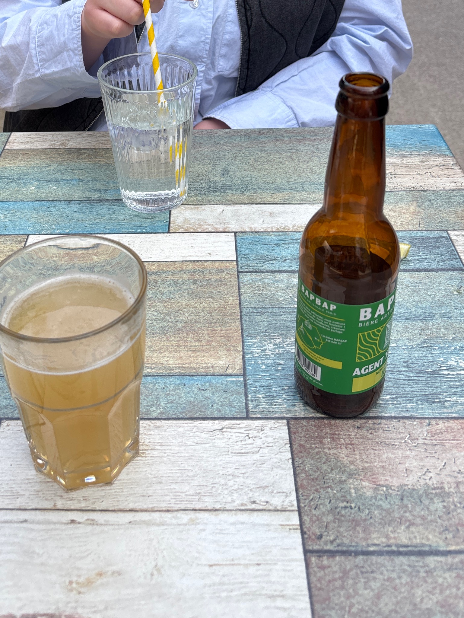 Agent Trouble, Brasserie BAPBAP