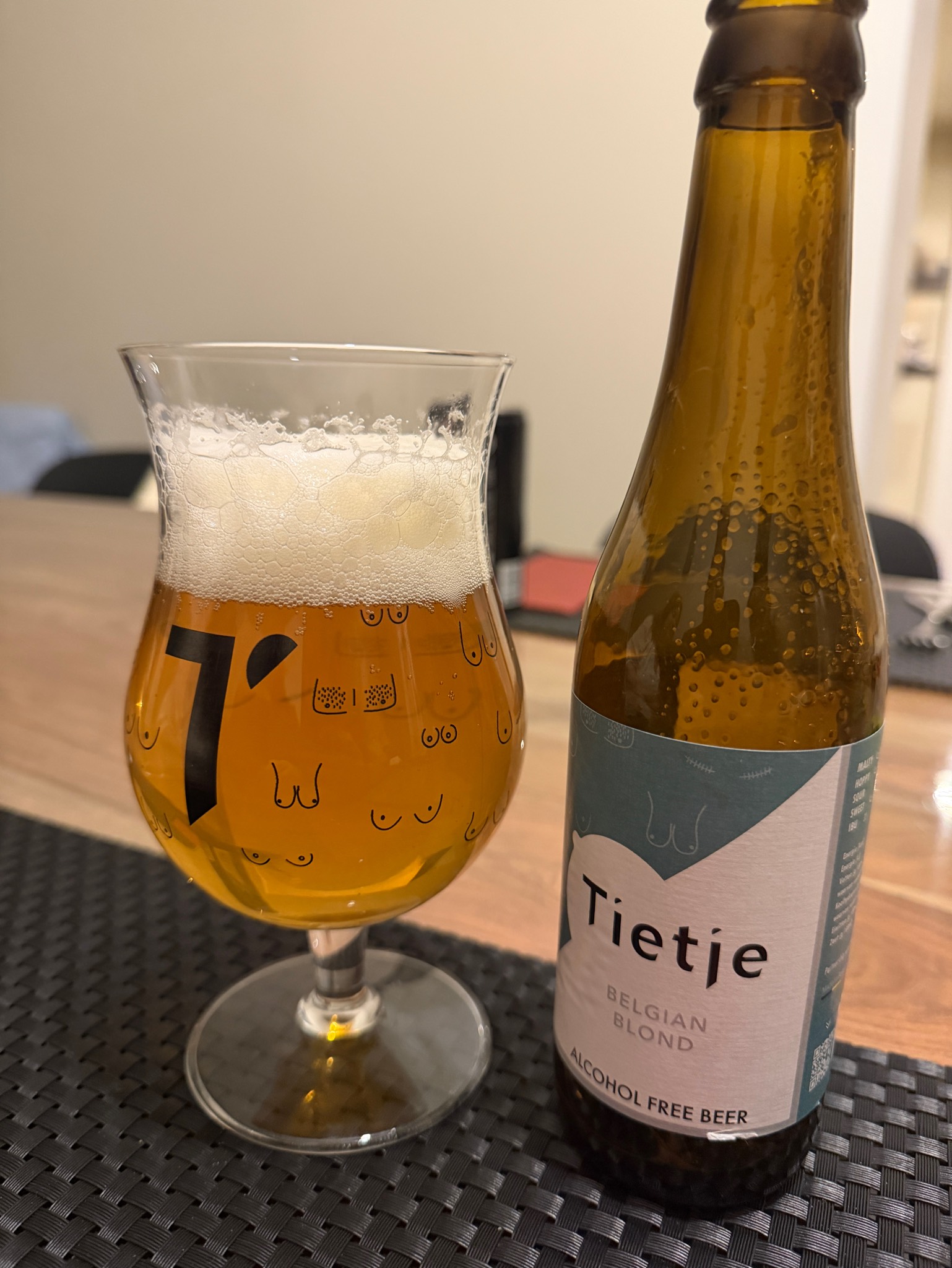 Tietje Belgian Blond Alcohol Free Beer, Brouwerij De Leite