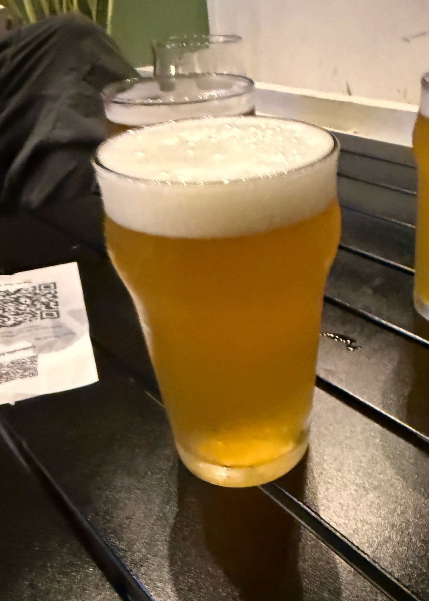 Tale'n ale caramel blond ale, Whitecat brewing