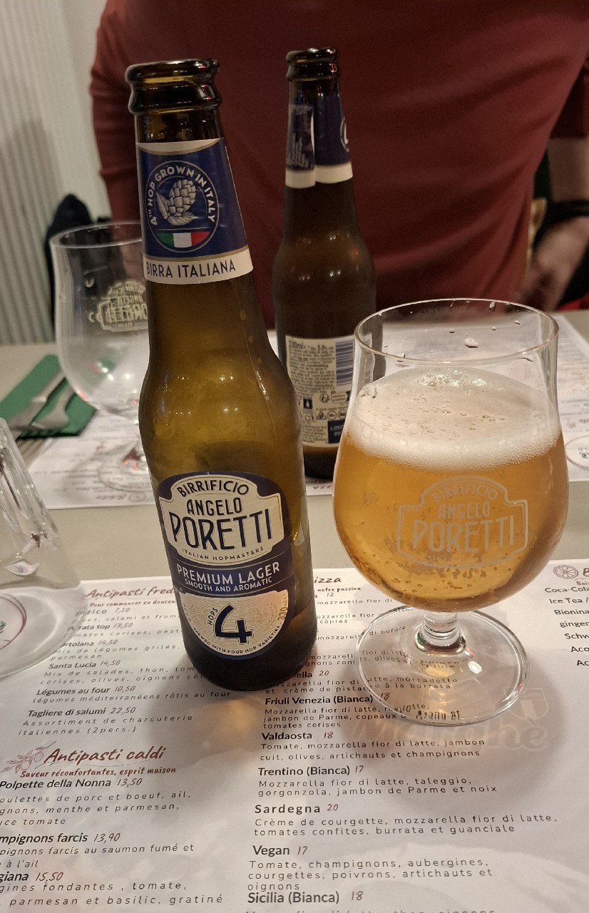 4 Luppoli L'Originale / 4 Hops / Premium Lager, Birrificio Angelo Poretti (Carlsberg Group)
