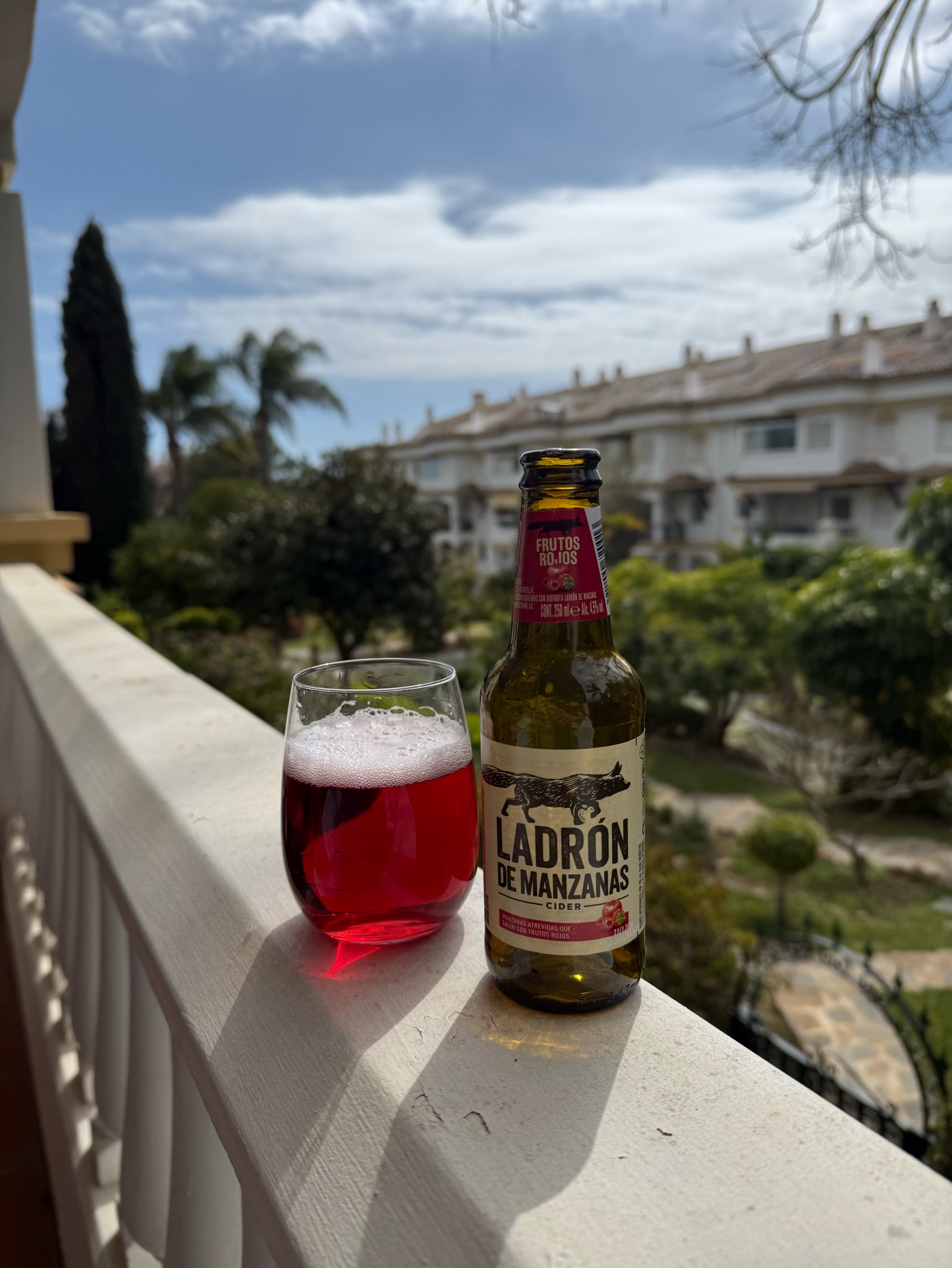 Ladrón de Manzanas Cider - Manzana y Frutos Rojos, Heineken España