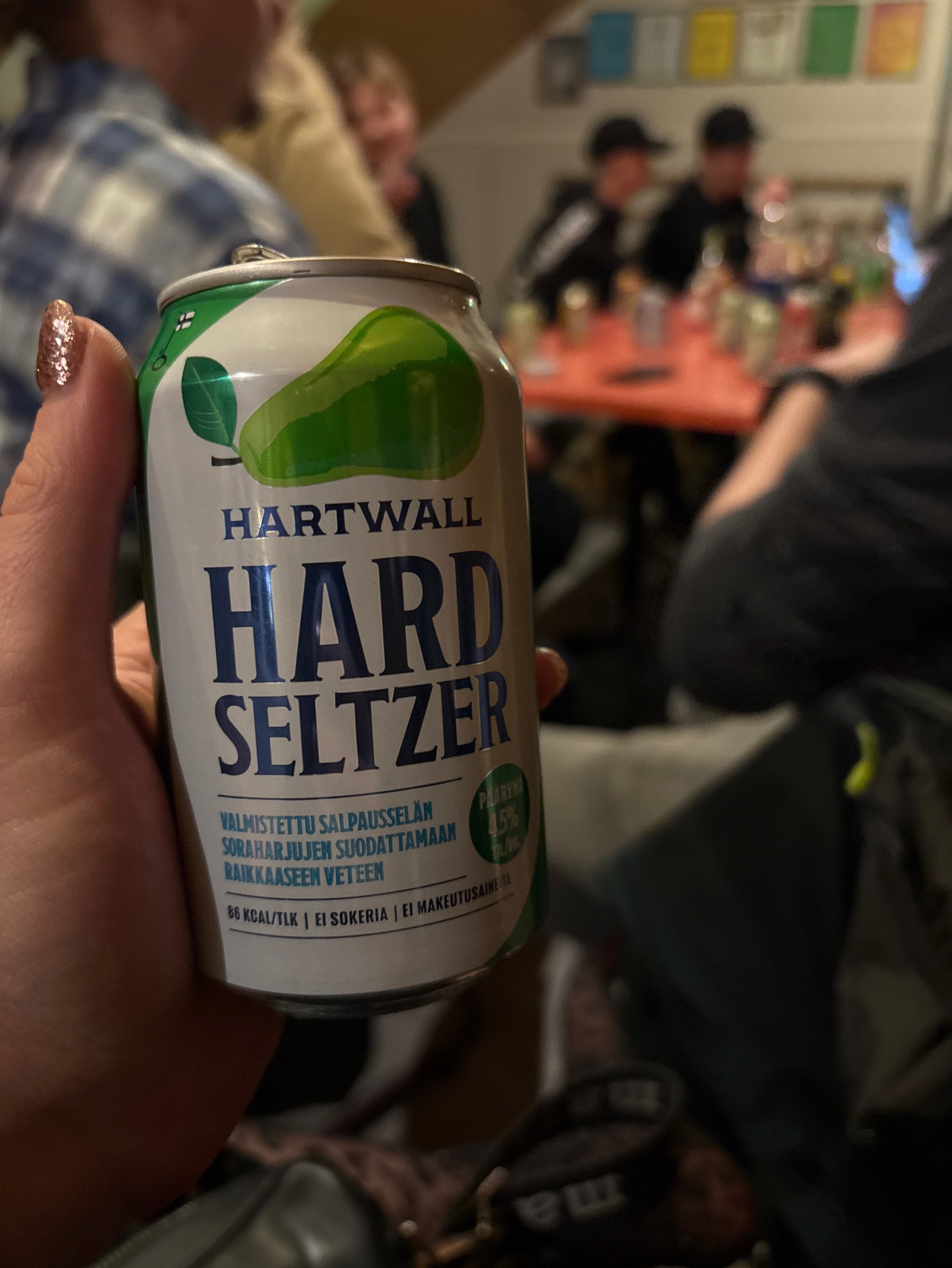 Hartwall Hard Seltzer päärynä, Finland