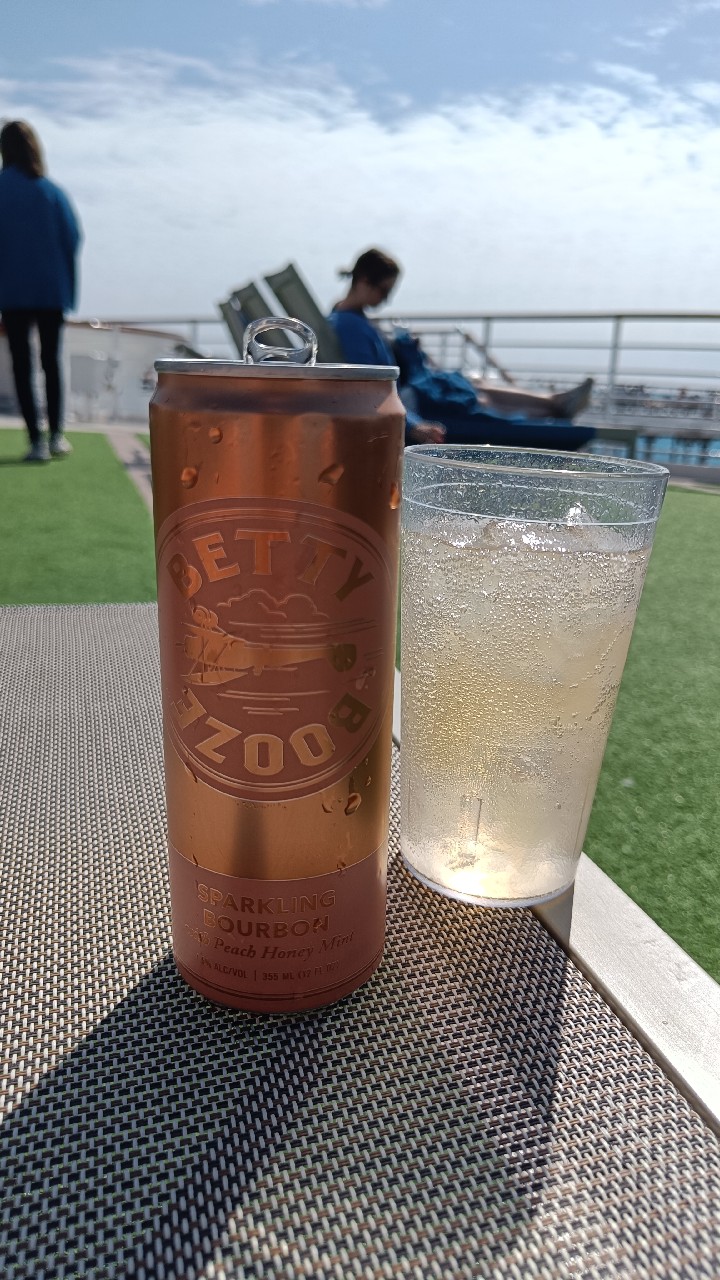 betty booze sparkling bourbon with peach, honey and mint, United States