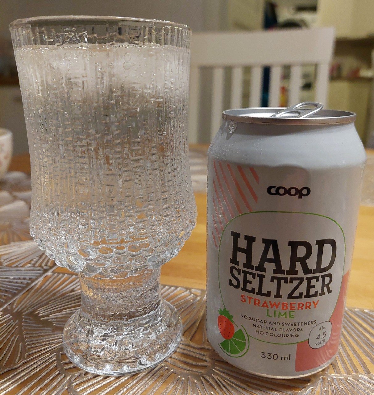 Rainbow Strawberry & Lime Hard Seltzer, Finland