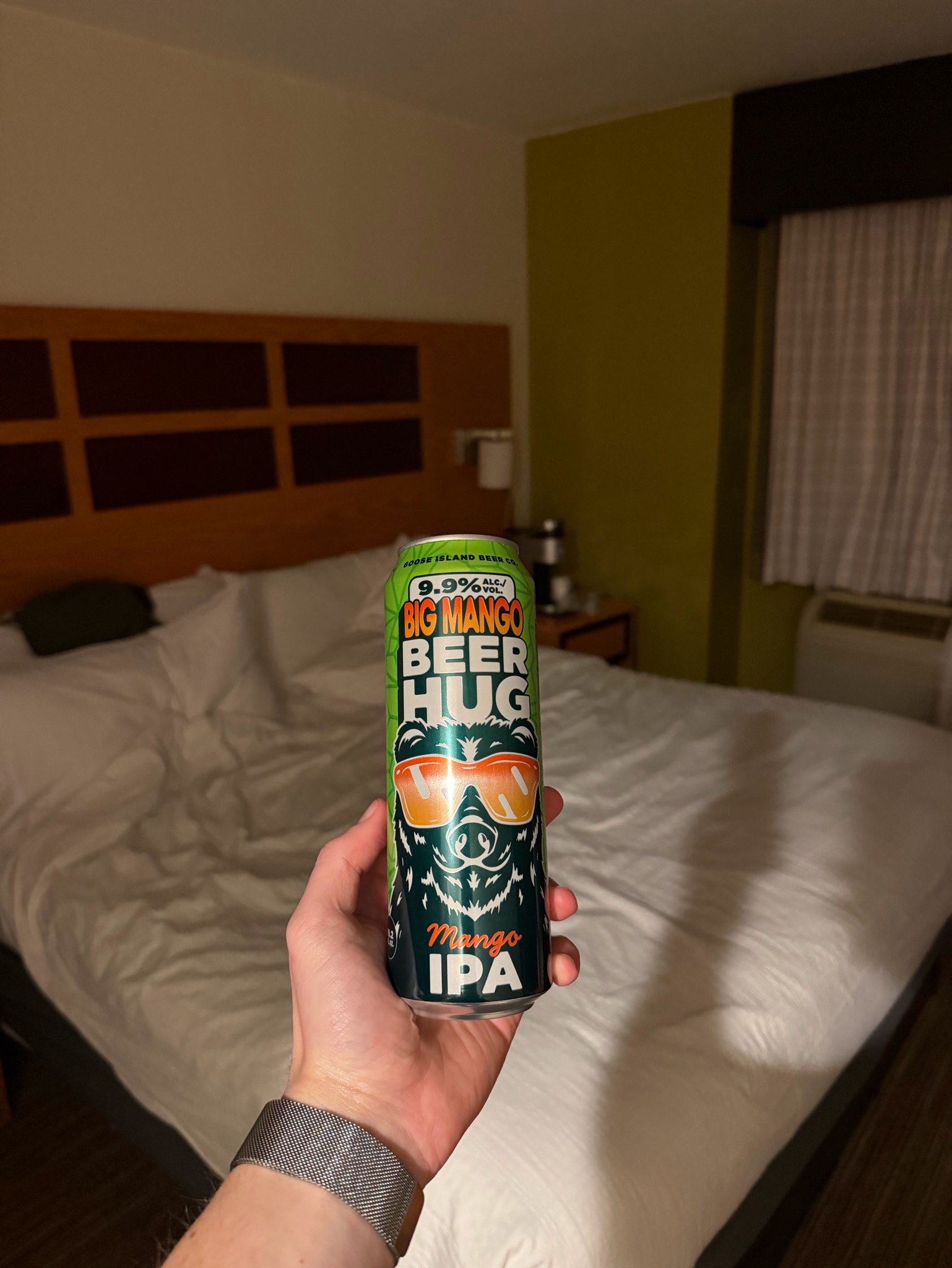 big mango beer hug, Goose Island Beer Company (AB-InBev)