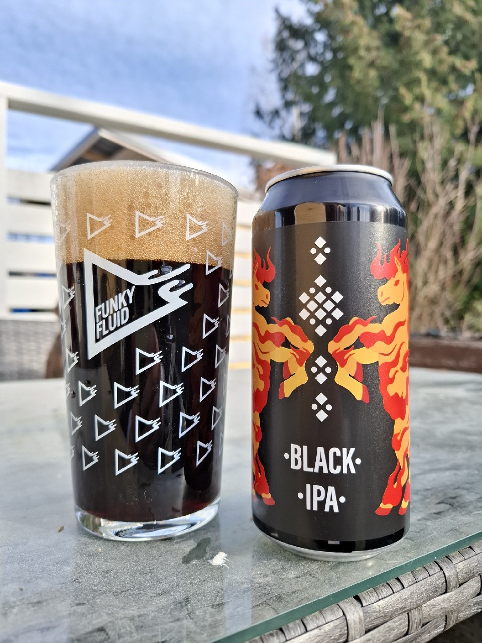 Karkaamme Yli Vuorten, Finland