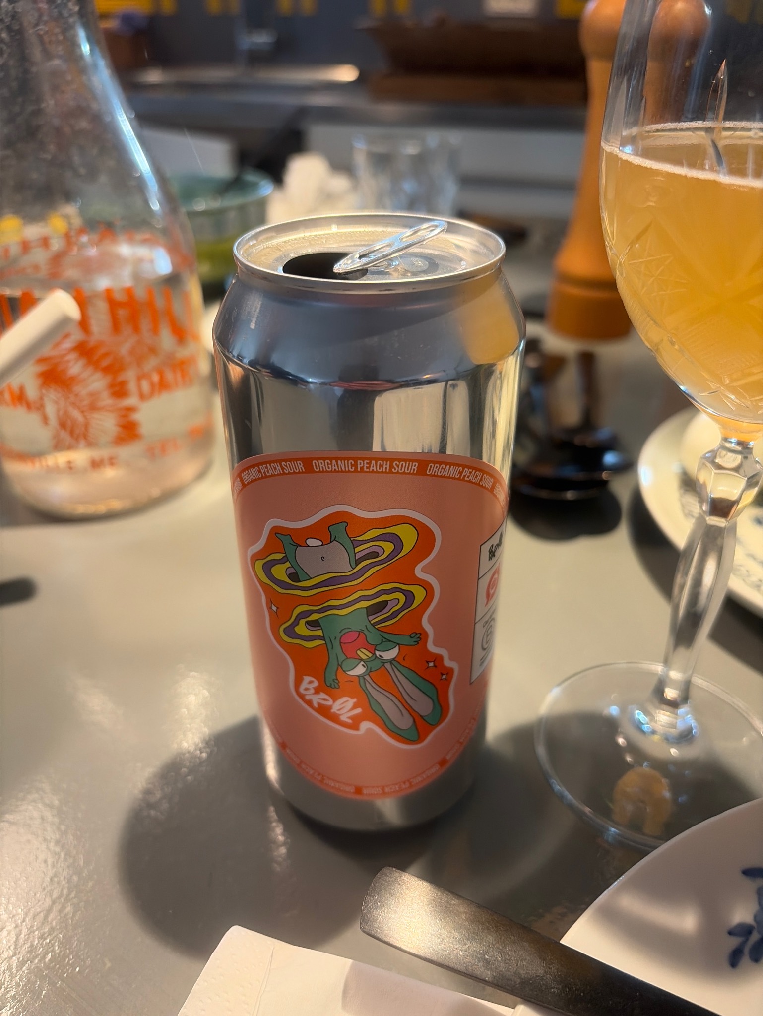 PEACH & HARMOY, Brøl