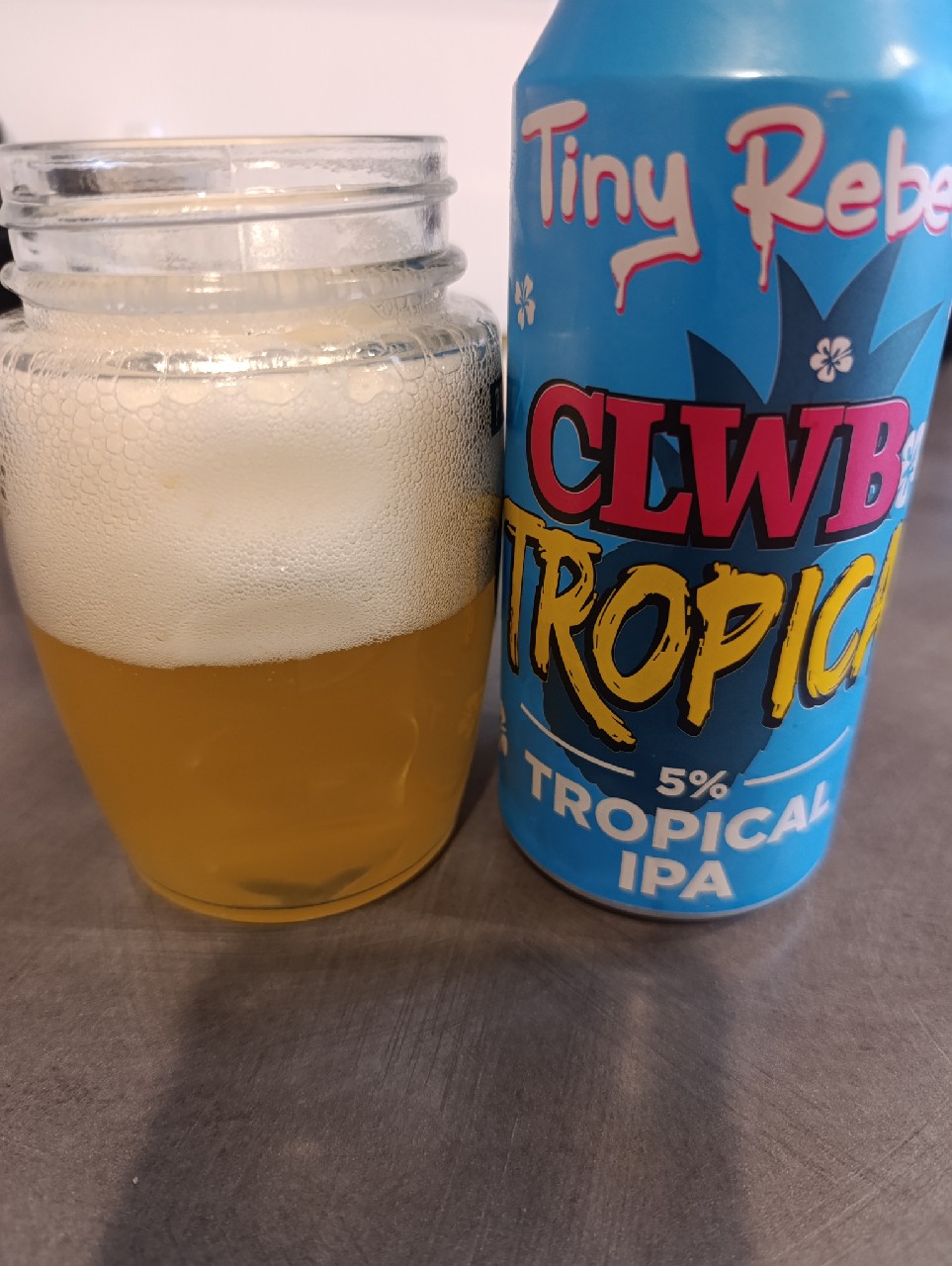 CLWB Tropica, Wales