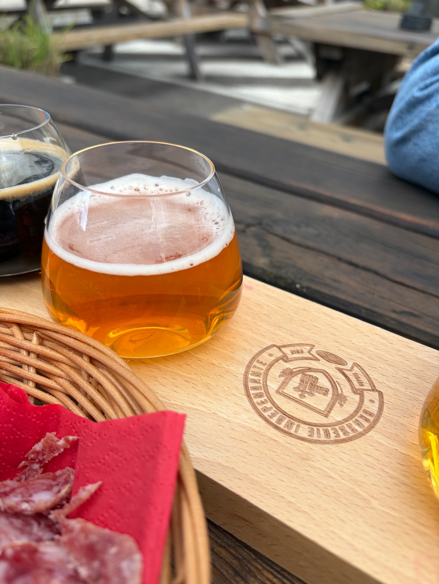 Sex, Ale & Rock 'N' Roll, Brasserie Sainte Cru