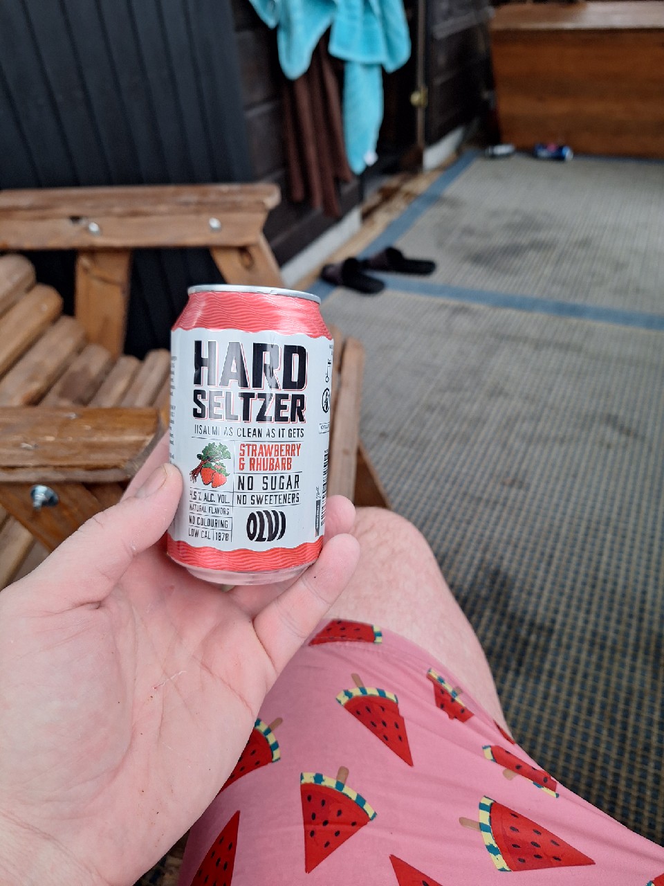 Hard Seltzer Strawberry & Rhubarb, Finland