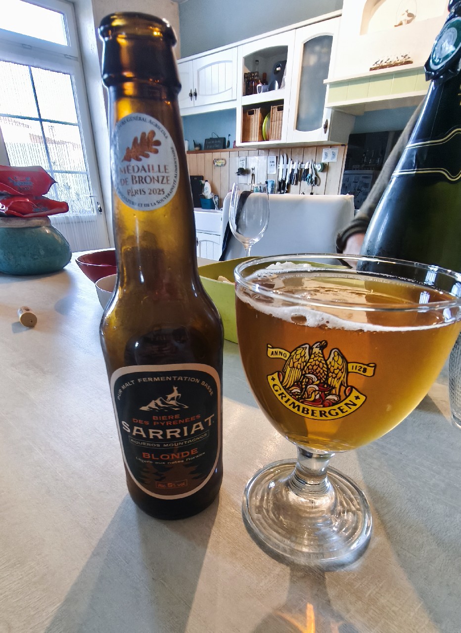 Sarriat Blonde, Sarriat | Hèita A Casa