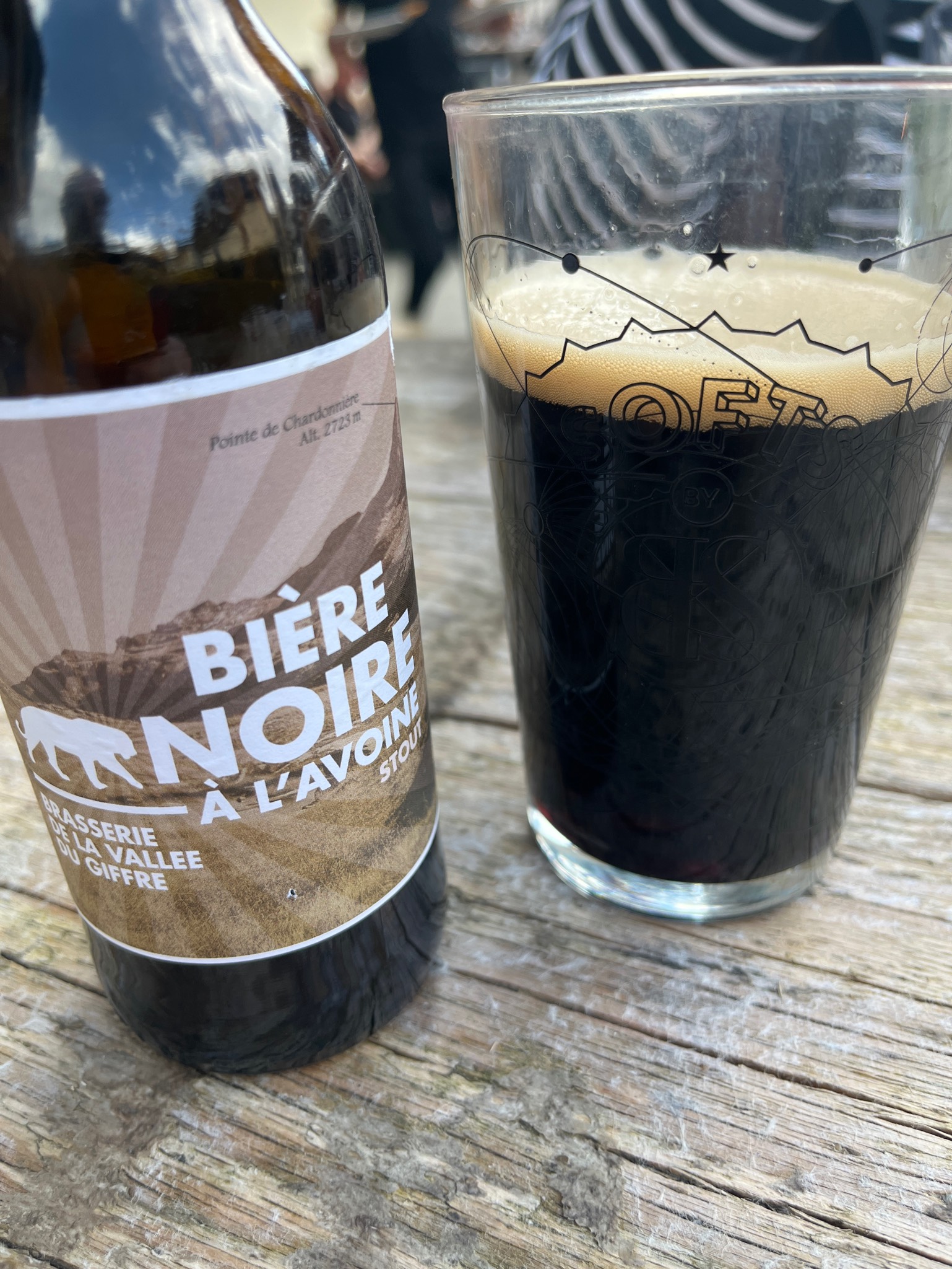 Bière Noire À L'Avoine, Brasserie De La Vallée Du Giffre