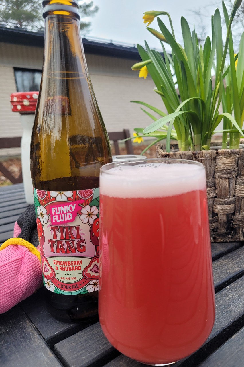 Tiki Tang: Strawberry & Rhubarb, Poland