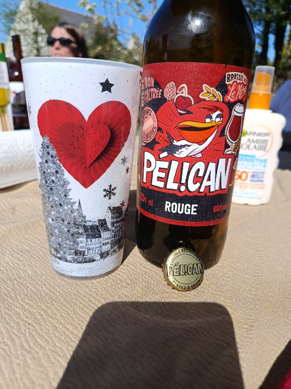 pelican rouge, France