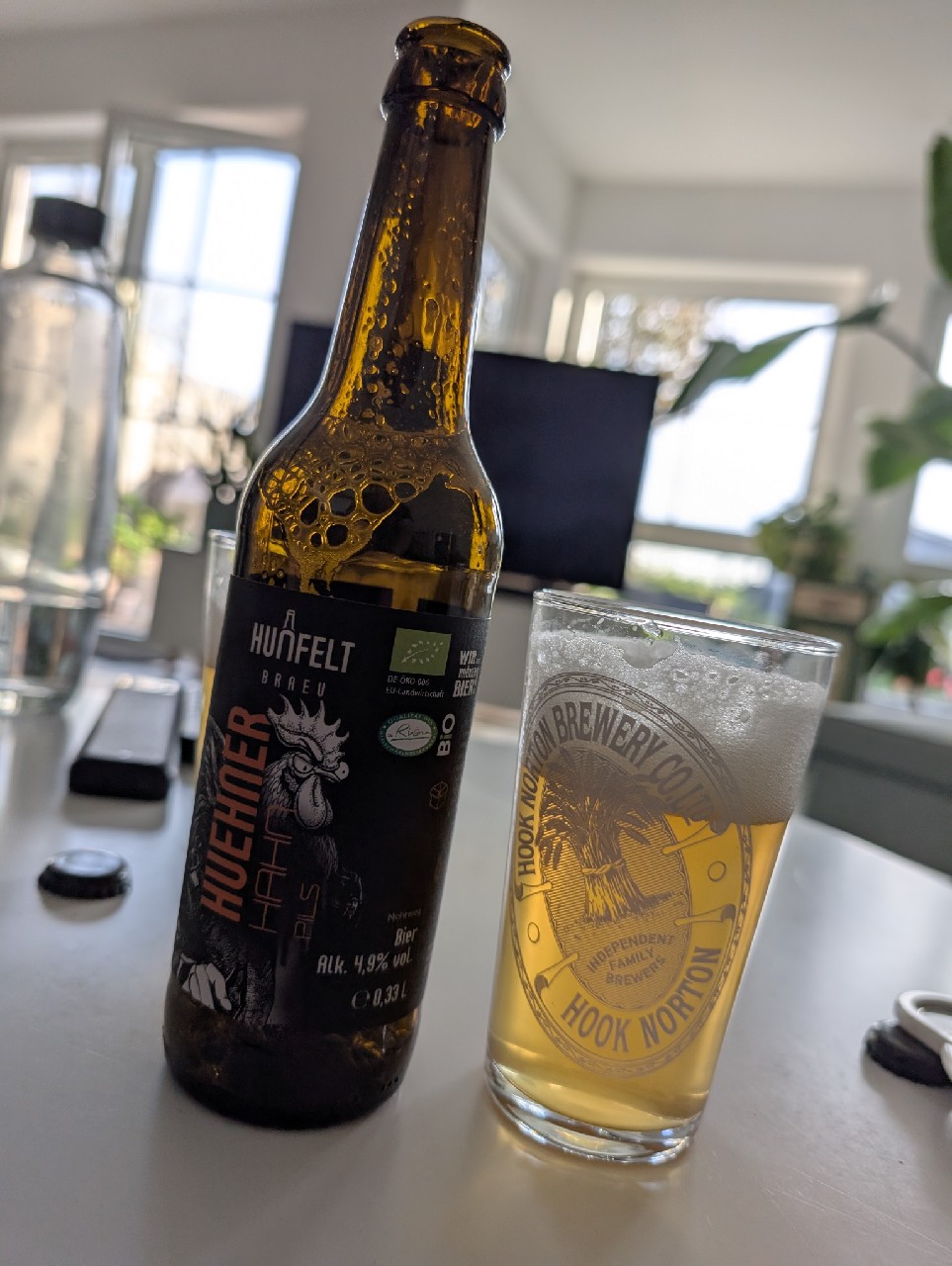 Huehner Hahn, Hunfelt Braeu
