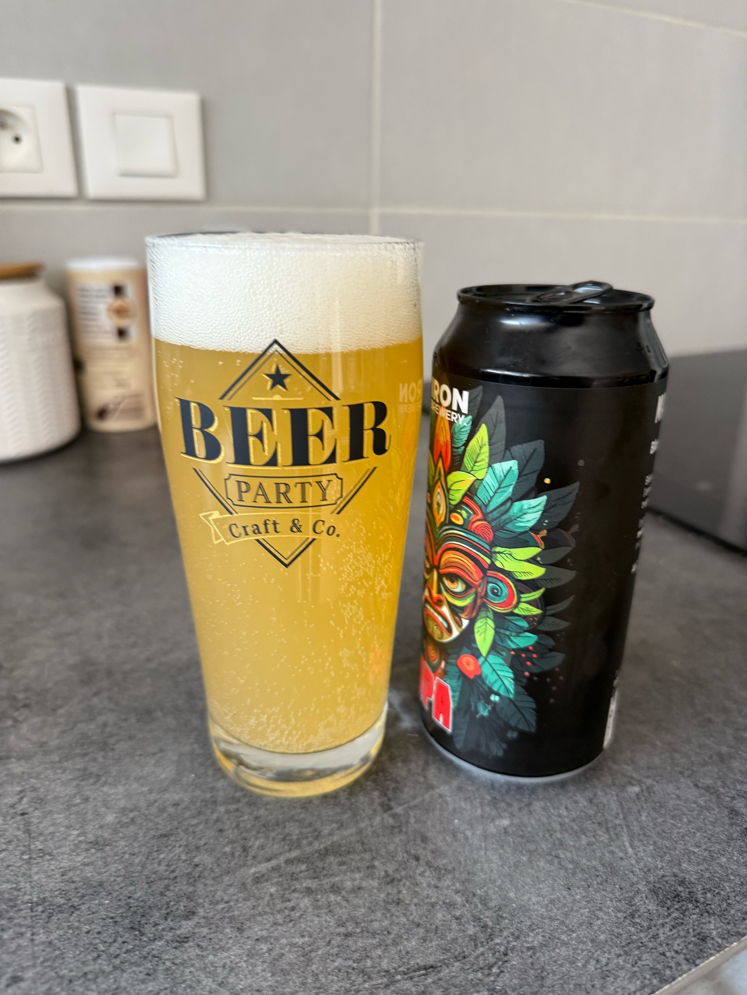 Make Make, France