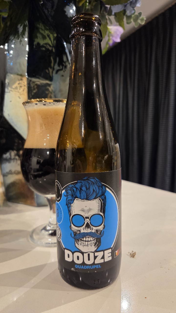 Douze Quadrupel, Brewery De Meester