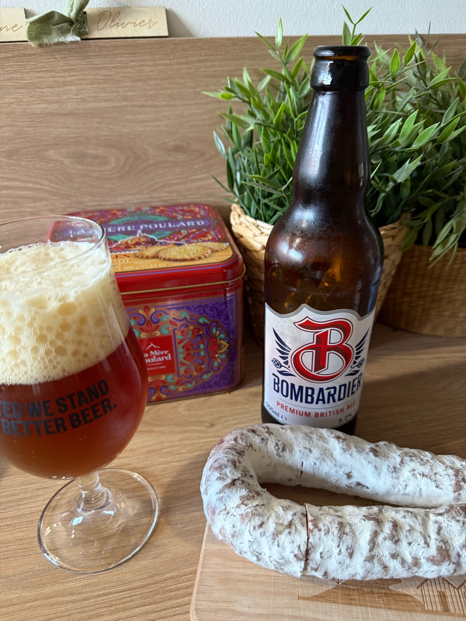 Bombardier Amber Beer / Premium British Ale, England