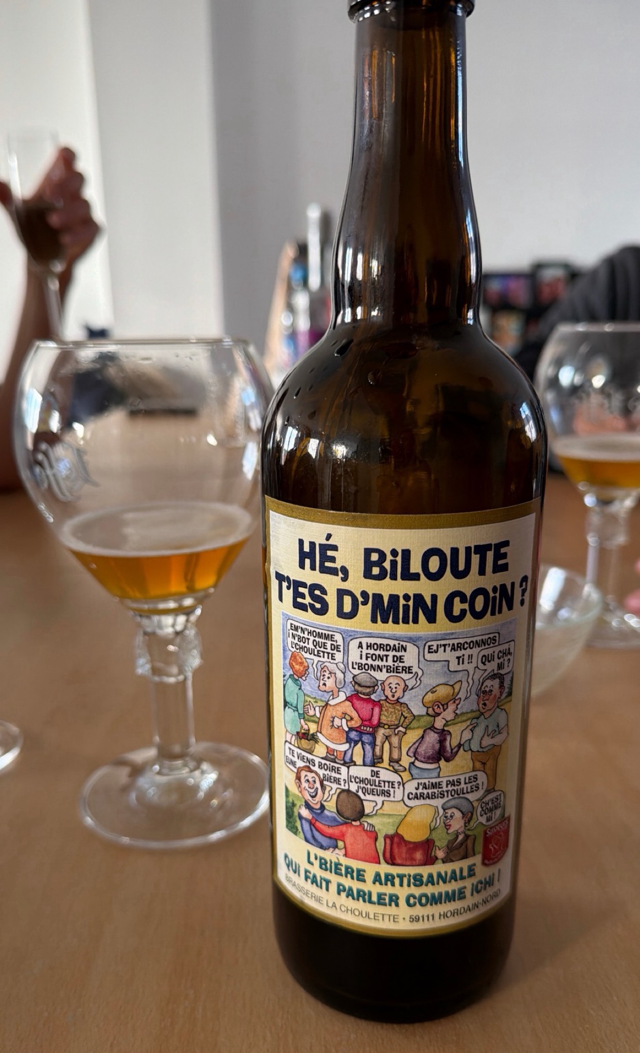 Hé, Biloute ! T'Es D'Min Coin ? Blonde, France