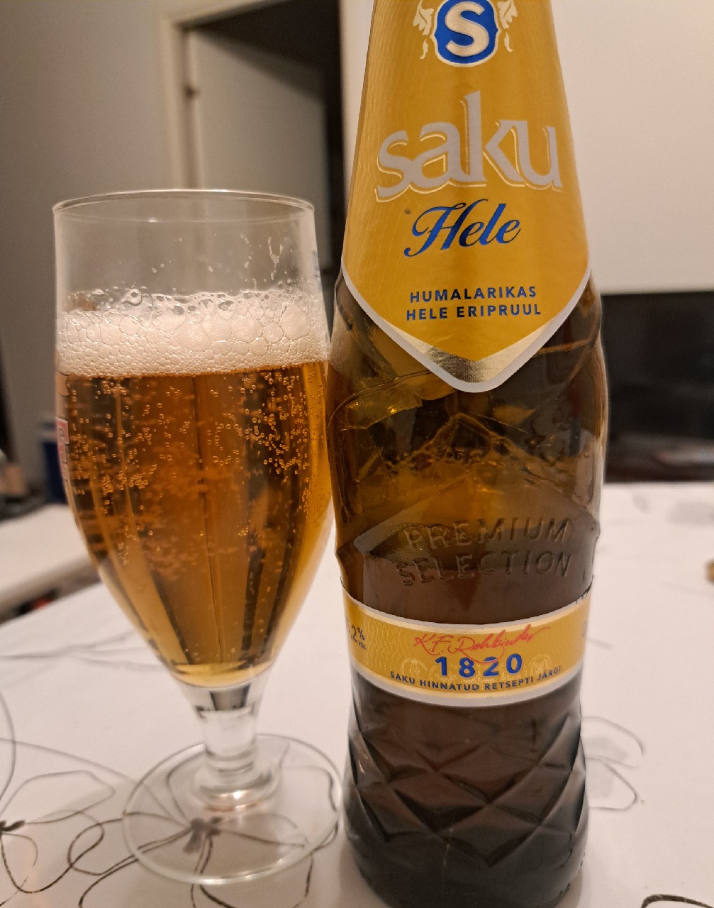 Saku Hele, Estonia