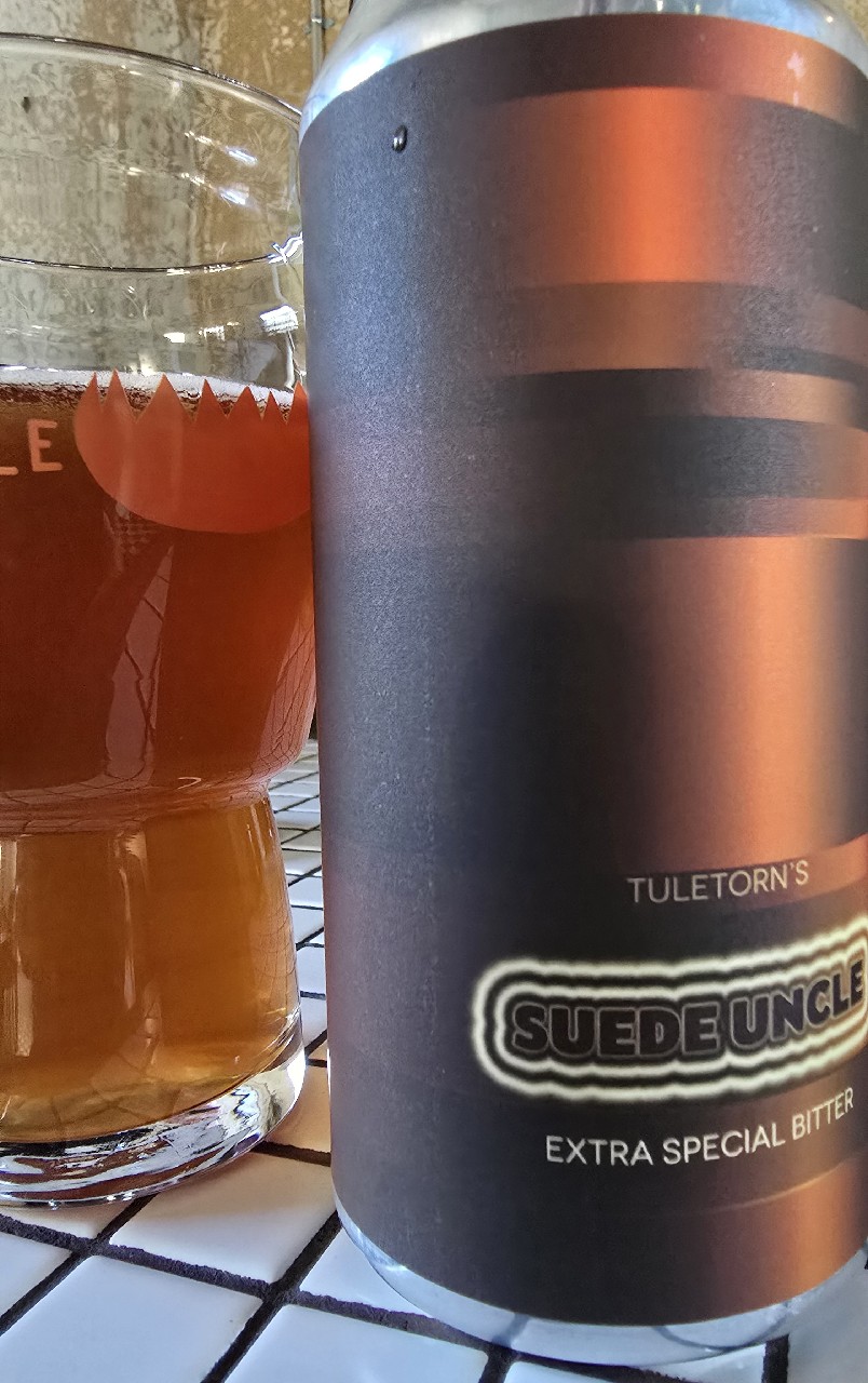 Suede Uncle, Estonia