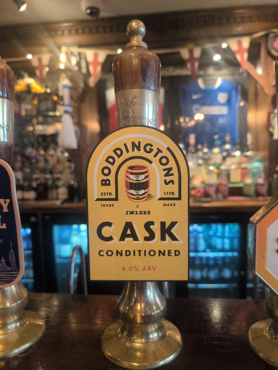 Boddingtons Cask Conditioned, J.W.LEES