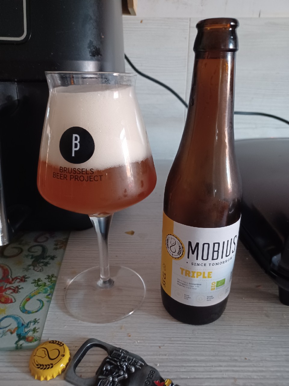 Mobius Triple, Belgium