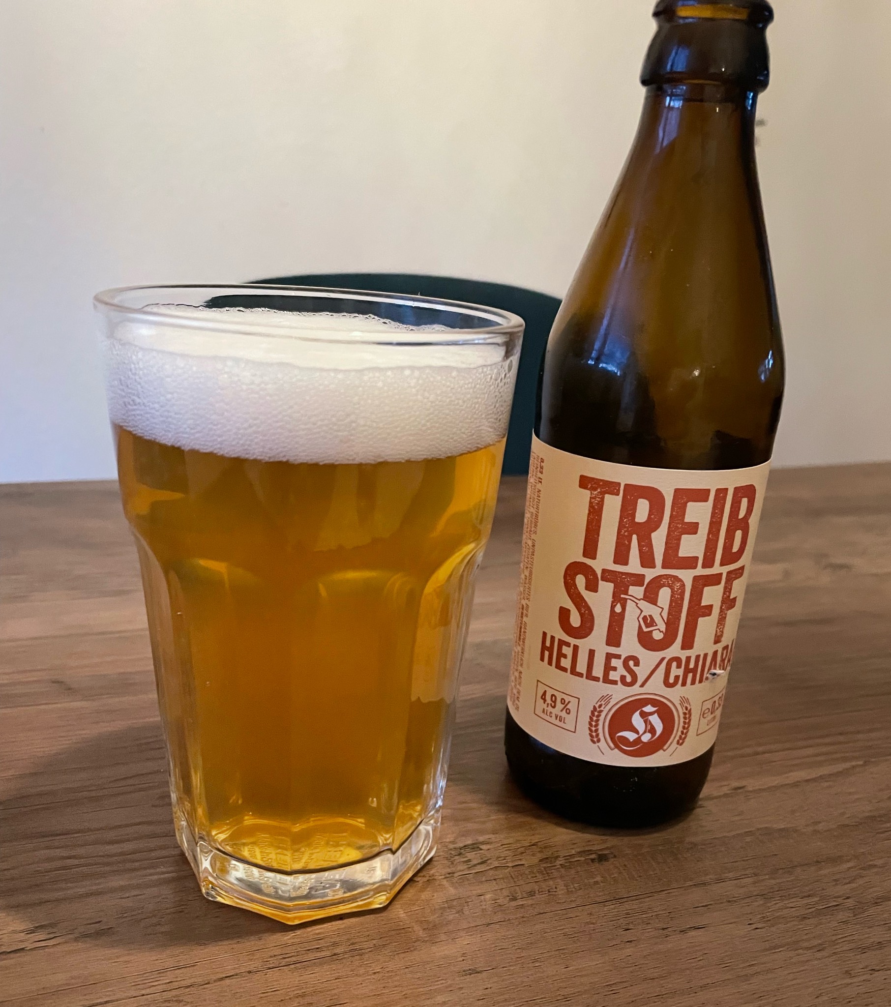 A Holbe Treibstoff, Buschenschank Hubenbauer Hofbrauerei