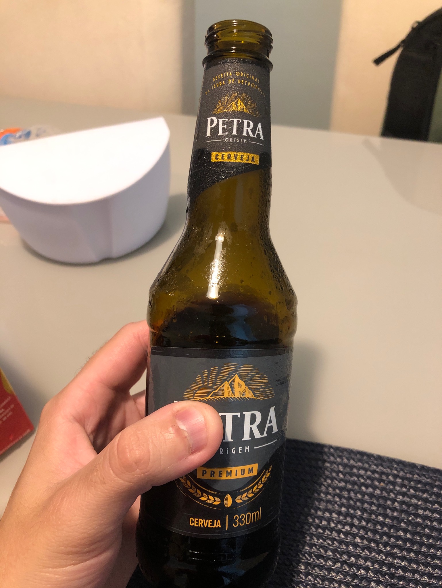 Petra Escura Premium, Cervejaria Petrópolis
