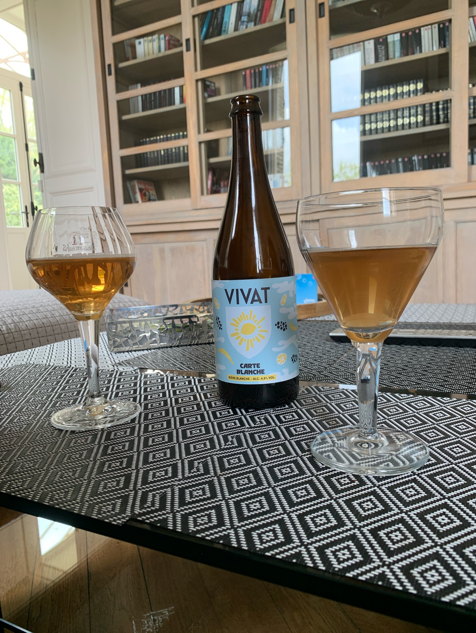 Carte Blanche, Brasserie Vivat