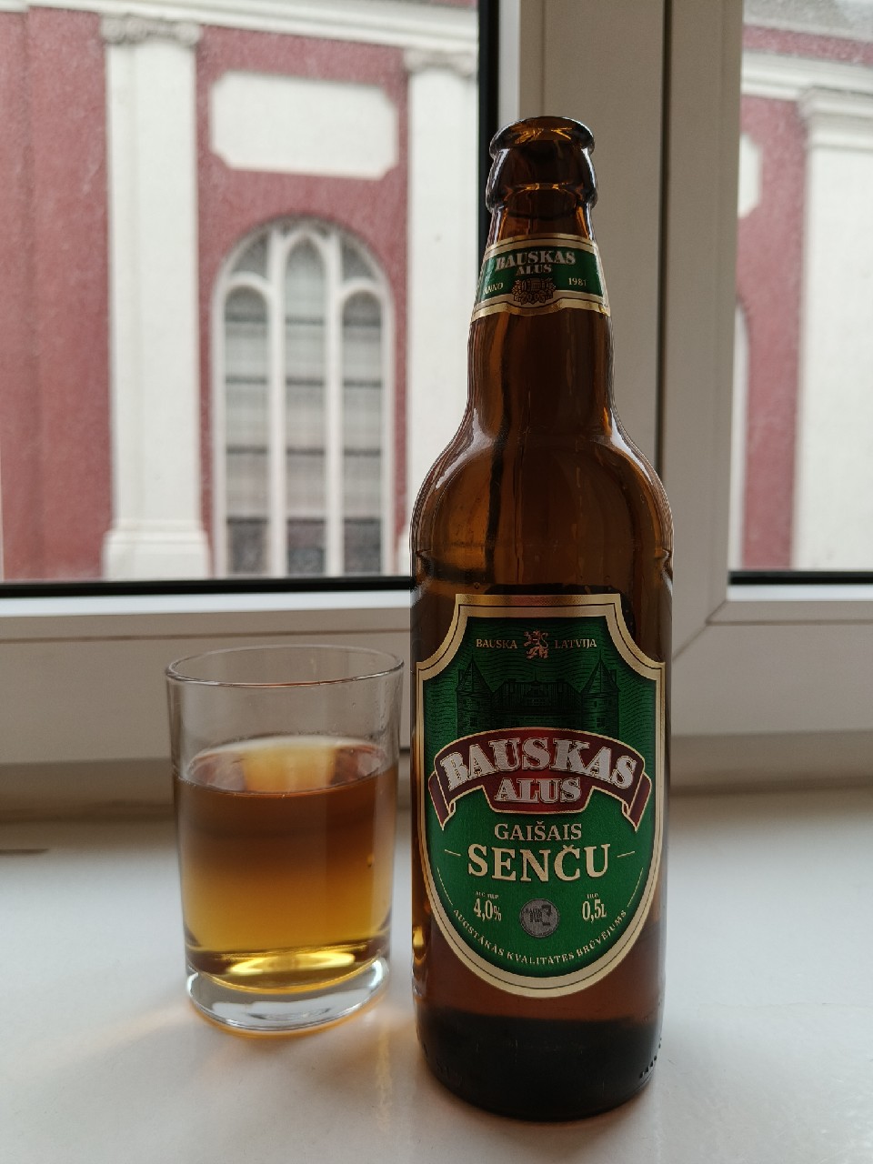 Gaisais sencu, Latvia