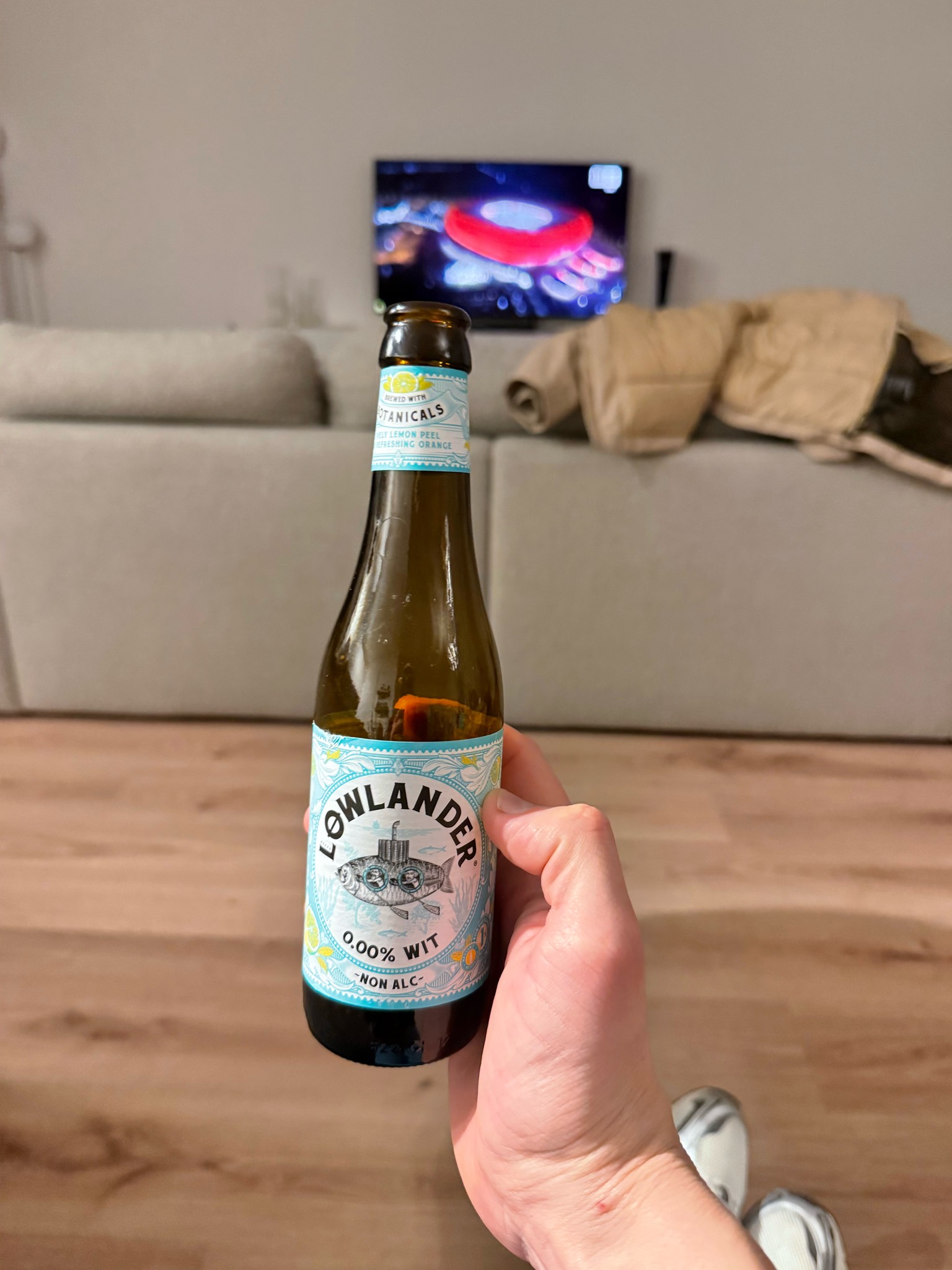 0.00% Wit, Lowlander Botanical Beer