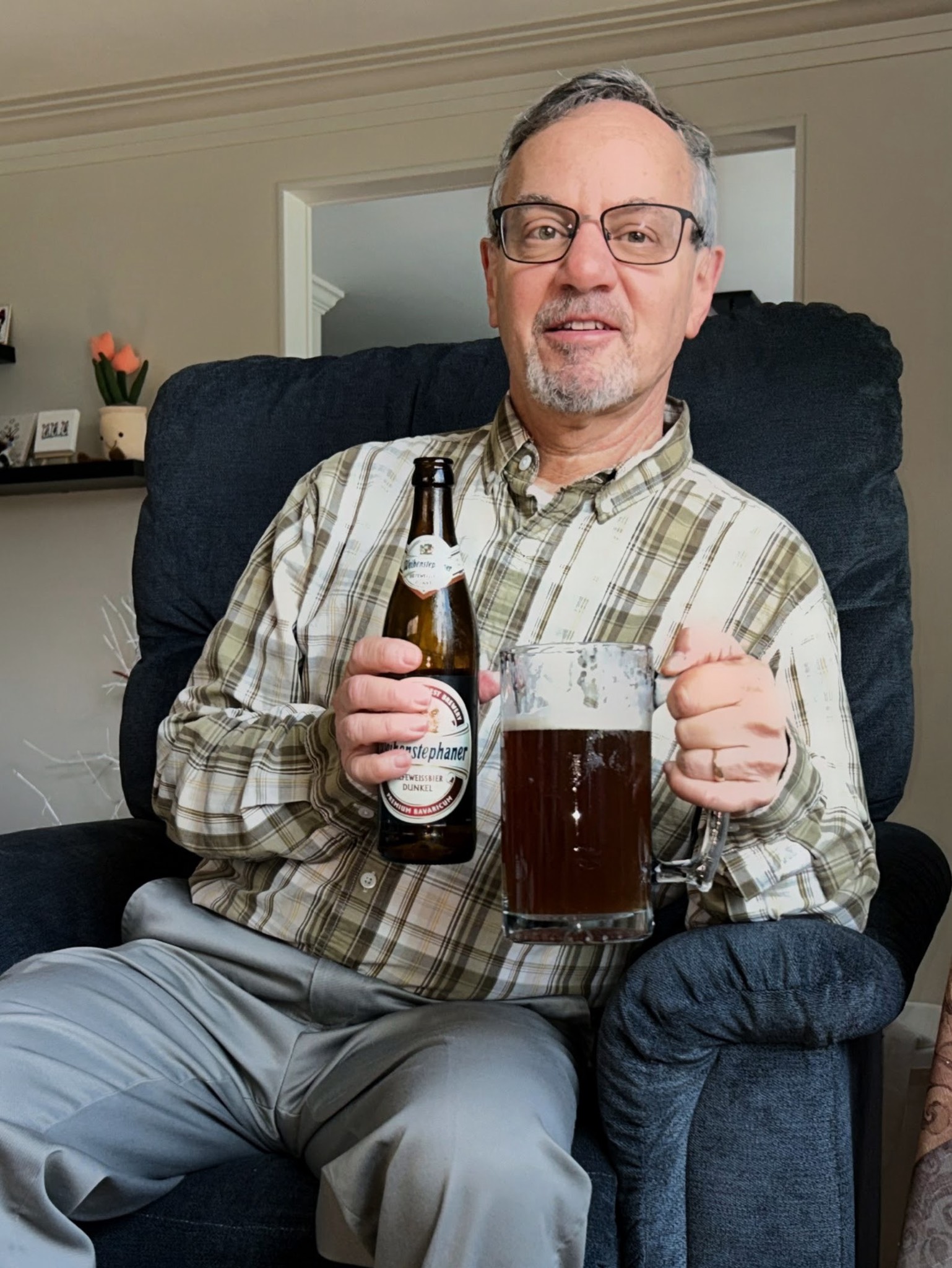 Weihenstephaner Hefeweissbier Dunkel, Germany
