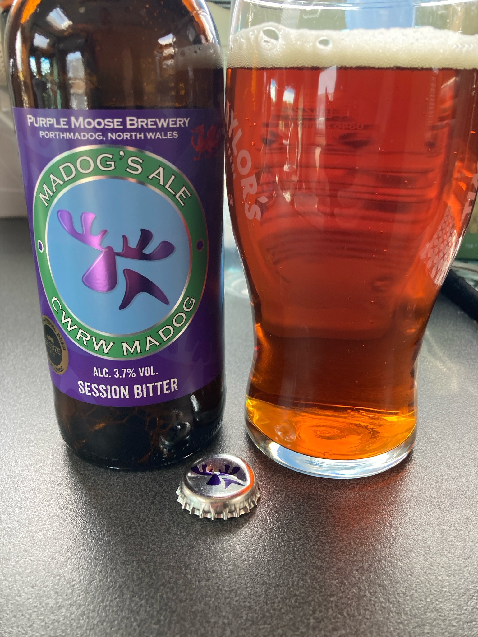 Madog's Ale, Purple Moose Brewery / Bragdy Mŵs Piws