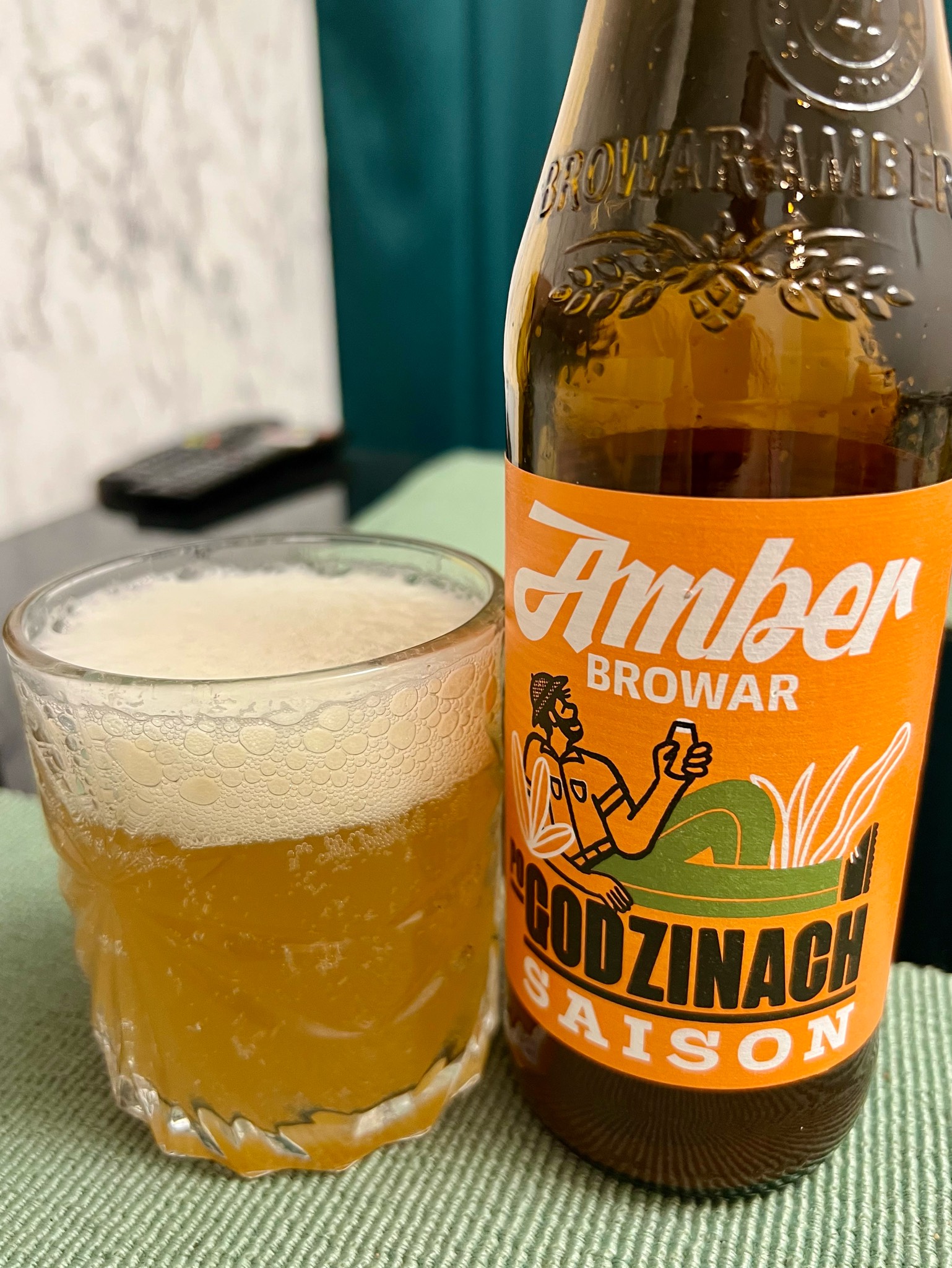 Po Godzinach: Saison Na Madagaskar, Poland