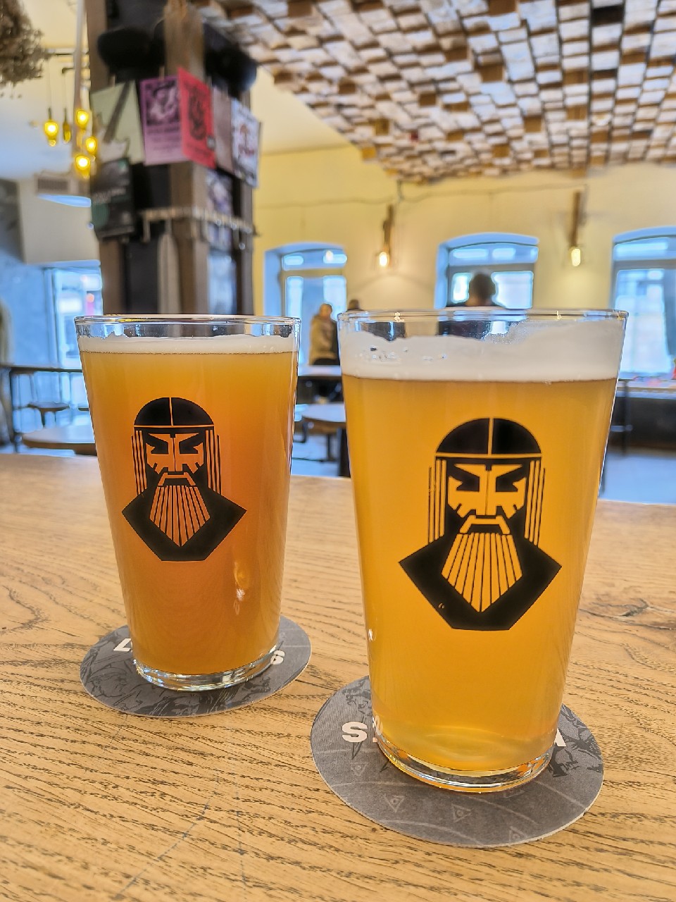 Gaismas Ragana, Latvia