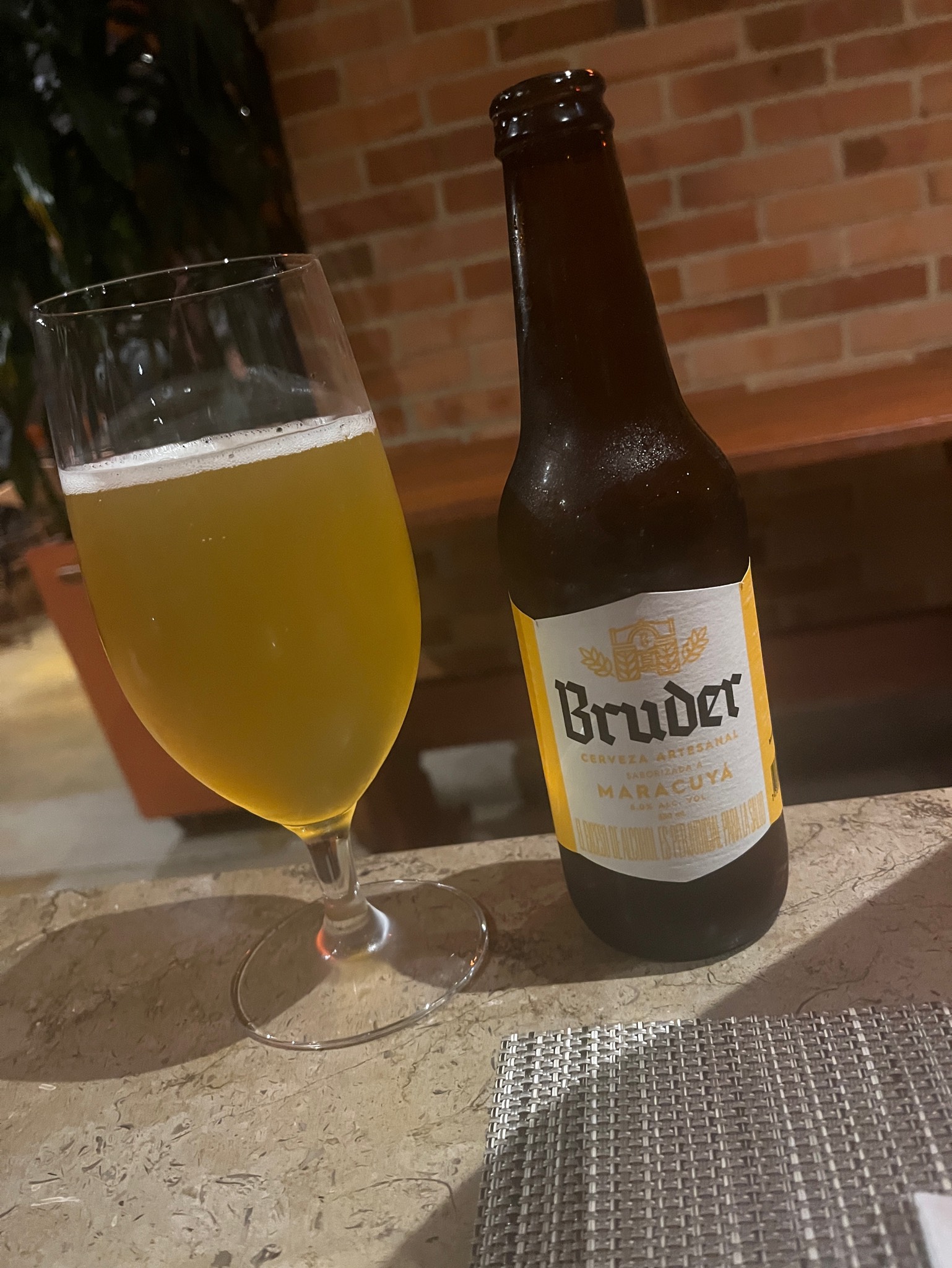 Bruder Maracuya, Cerveza Bruder