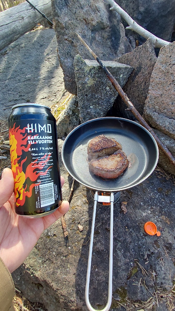 Karkaamme Yli Vuorten, Finland