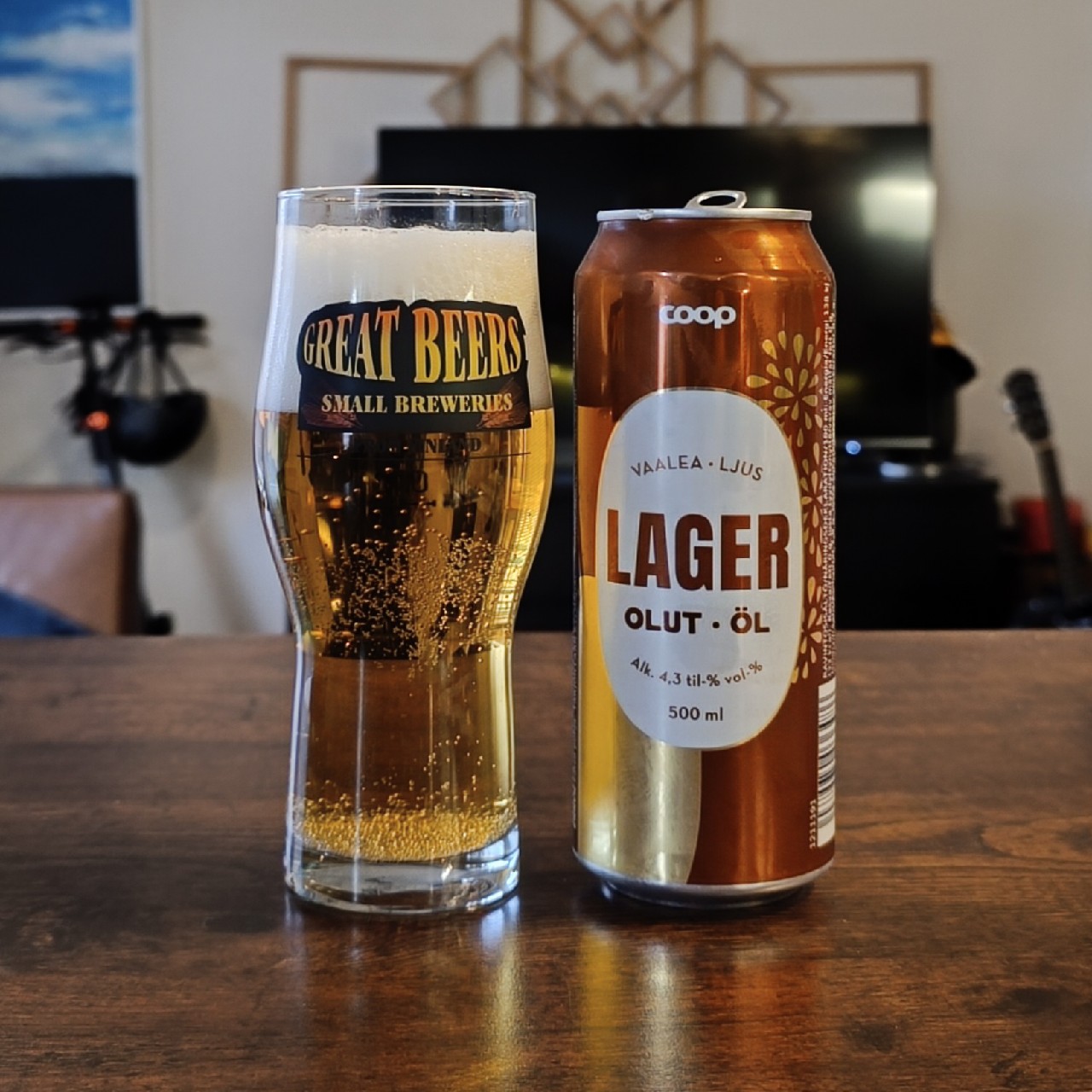 Coop Vaalea Lager 4.3%, Van Pur S.A