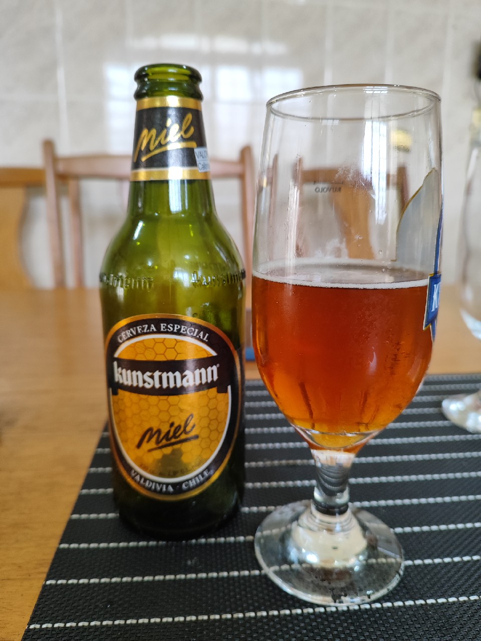 Miel / HonigAle Miel, Compañia Cervecera Kunstmann
