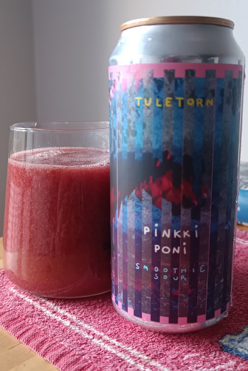 Pinkki Poni, Estonia