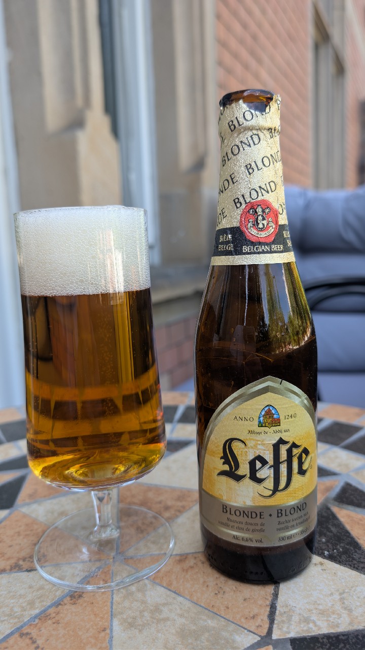 Leffe Blonde / Blond, Abbaye de Leffe (AB InBev)