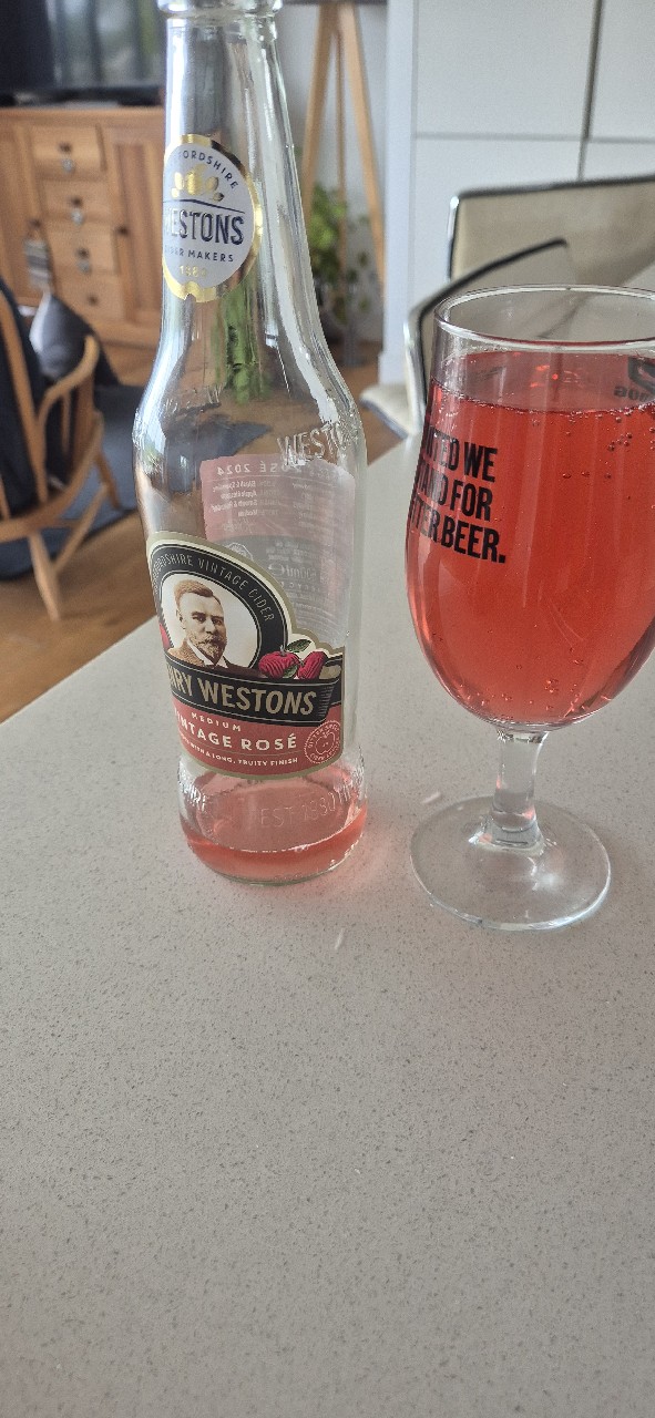 Henry Westons Medium Vintage Rosé 2019, England