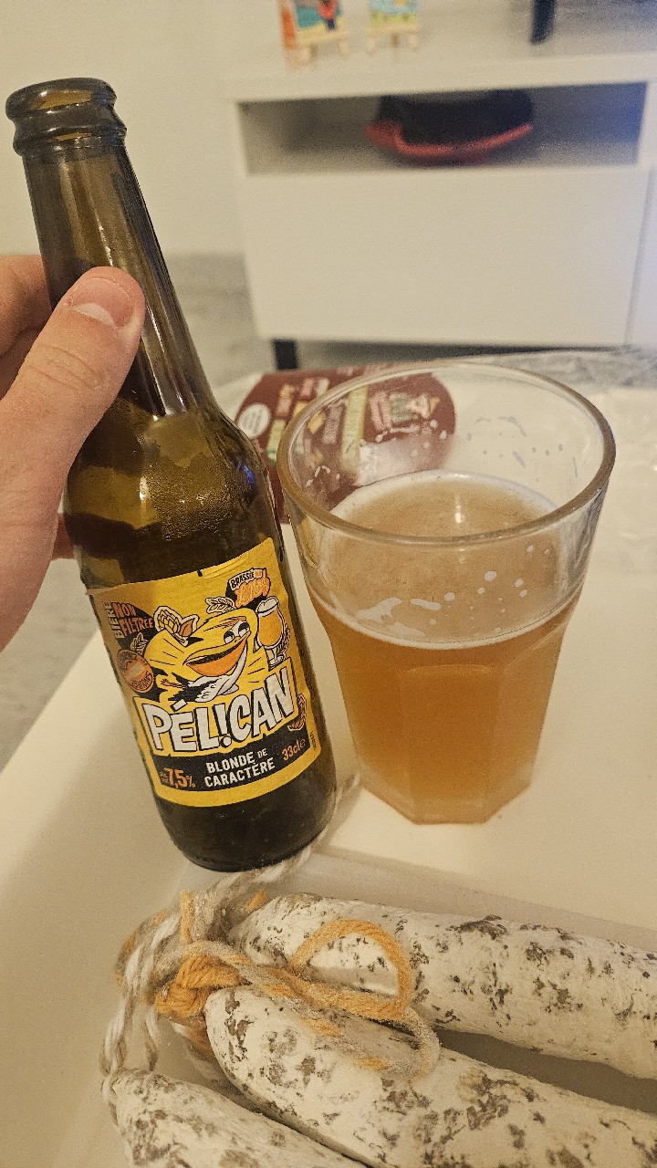 Pélican Blonde, France